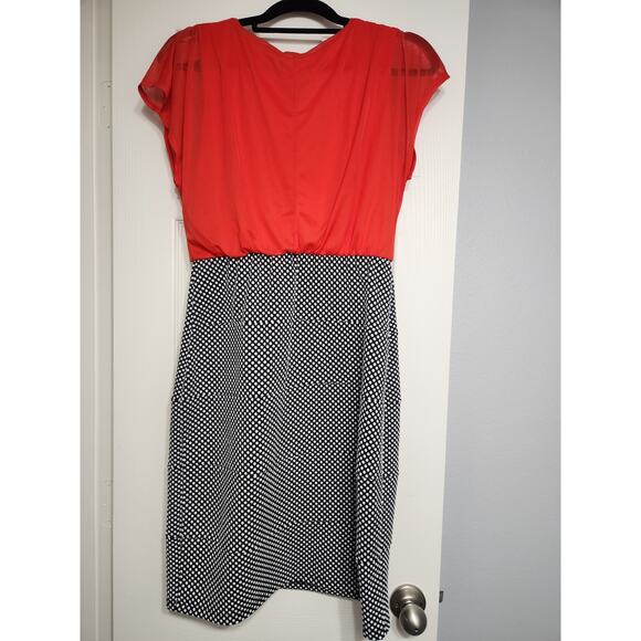 Women's dress - Picture 3 of 3